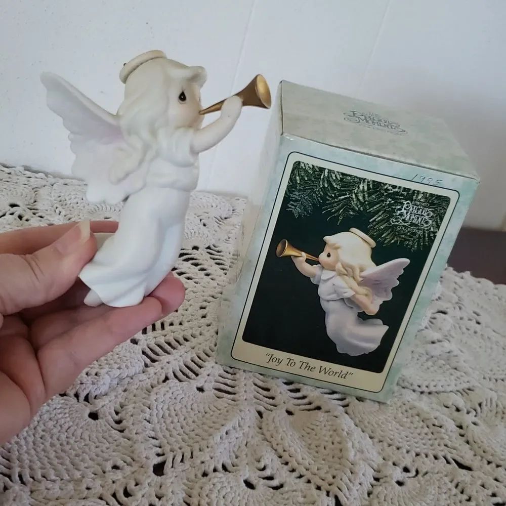 Vintage 1995 Precious Moments "Joy to the World" Porcelain Christmas Ornament